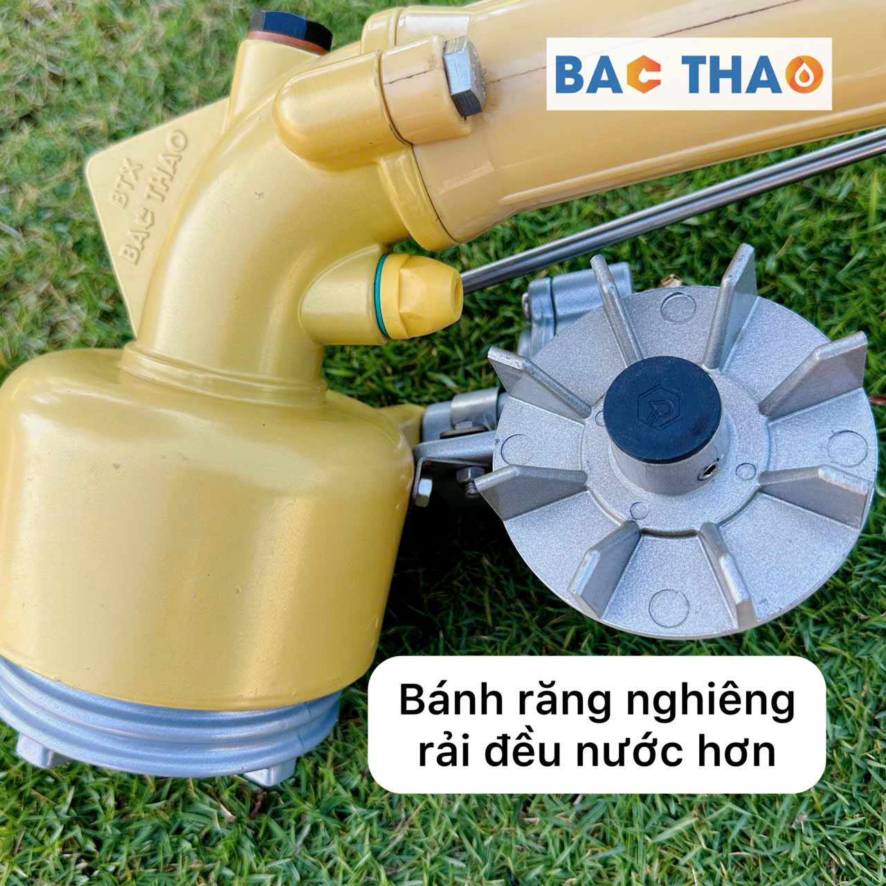 béc tưới BAC THAO BTX quay bánh răng nghiêng nhẹ áp nước đều