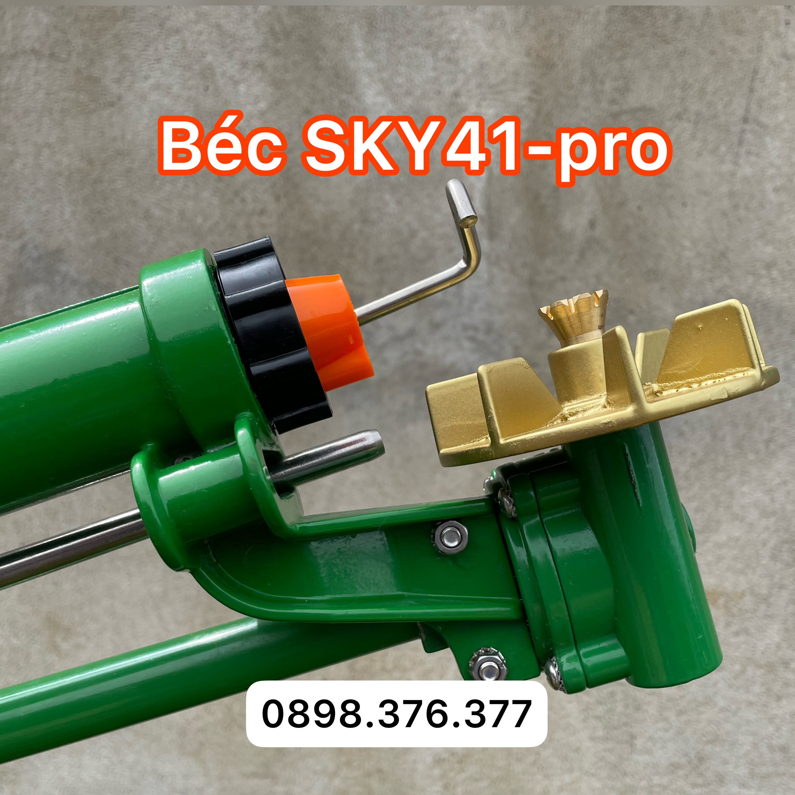 béc sky 41 pro là béc tưới 3 tia với họng phun cam và bánh răng đồng